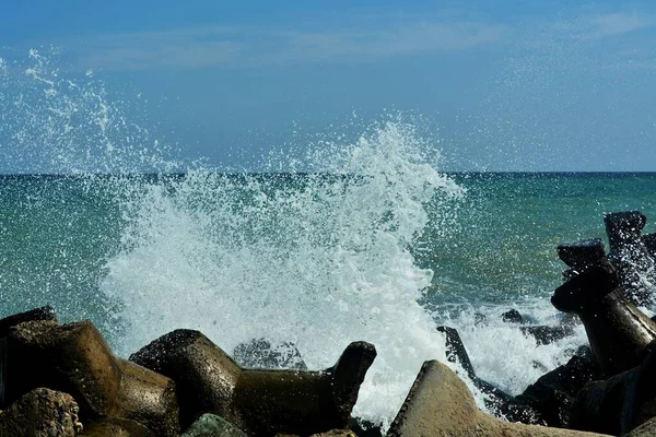 Vattnet Stänk Stenarna Kroppen Havet — Stockfoto