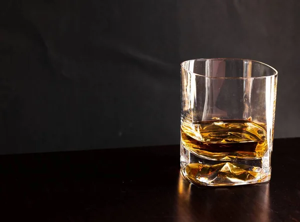 Bicchiere Whisky Sfondo Nero — Foto Stock