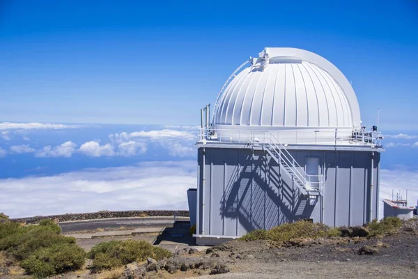 Ein Riesiges Astronomisches Observatorium Vor Blauem Himmel Spanien — Stockfoto