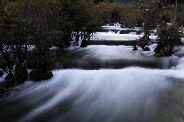 Beautiful Closeup Shot Flowing Water Waterfall Trees Jiuzhaigou National Park — Stock Photo, Image