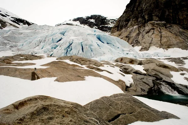 Plano Escénico Del Hielo Azul Glaciar Las Montañas Bajo Cielo — Foto de Stock