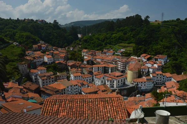 Flygfoto Över Cudillero Fiskeby Asturien Med Kakel Tak Och Olika — Stockfoto