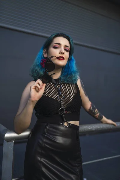 European Female Tattoo Blue Hair Wearing Sunglasses Sexy Black Dress — Stock Photo, Image