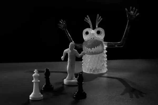 Lovitură Closeup Unei Figuri Care Fuge Figură Monstru Înfricoșător — Fotografie, imagine de stoc