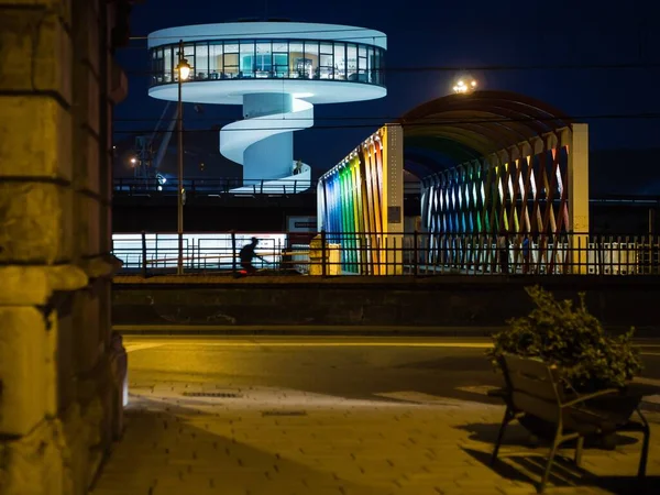 Uitzicht Het Historische Centrum Van Aviles Met Niemeyer Center Achtergrond — Stockfoto