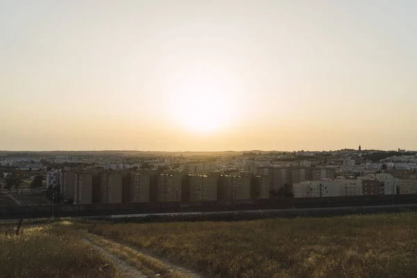 Μια Όμορφη Θέα Των Κτιρίων Κατά Την Ανατολή Του Ηλίου — Φωτογραφία Αρχείου