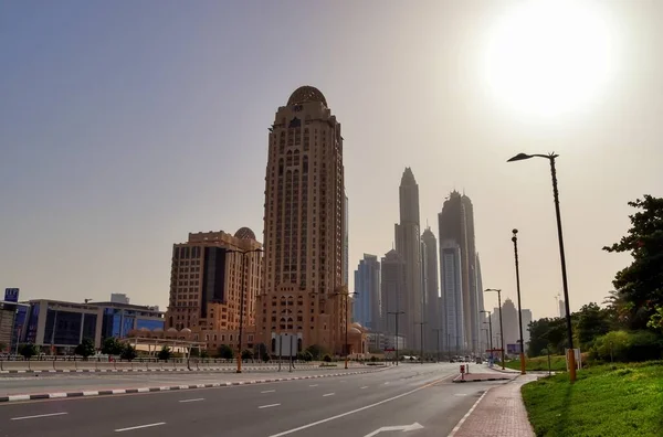 Dubai United Arab Emirates Φεβρουάριος 2020 Πολυτελείς Σύγχρονοι Ουρανοξύστες Στο — Φωτογραφία Αρχείου