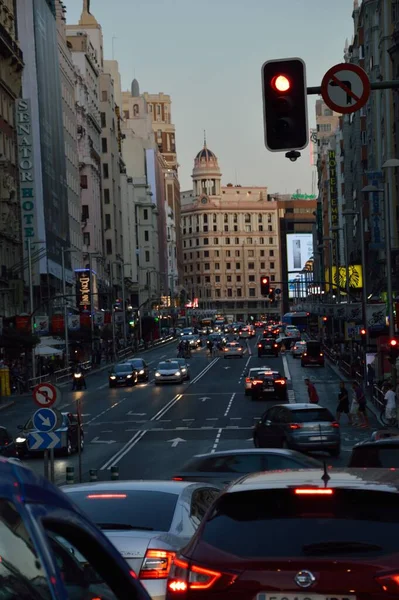 Madird España Julio 2019 Tráfico Semáforo Gran Vía Madrid Verano — Foto de Stock