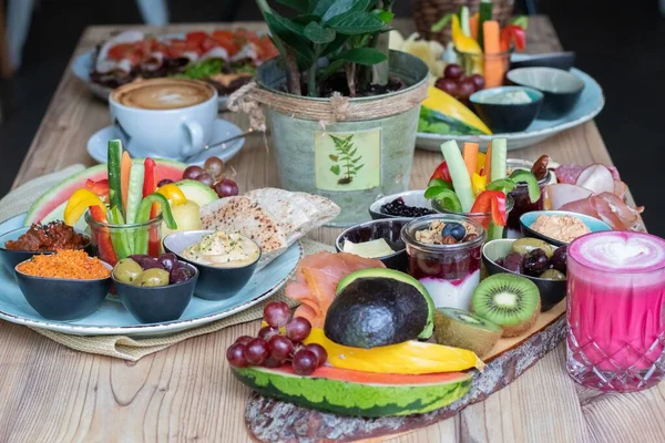 Las Deliciosas Variadas Delicias Con Verduras Frutas — Foto de Stock