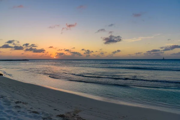 Horizontal Shot Mesmerizing View Beach Sea Sunset Perfect Wallpaper — Stock Photo, Image