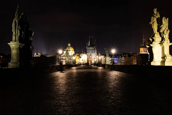 Caminhando Pelo Rio Moldava Através Praga — Fotografia de Stock