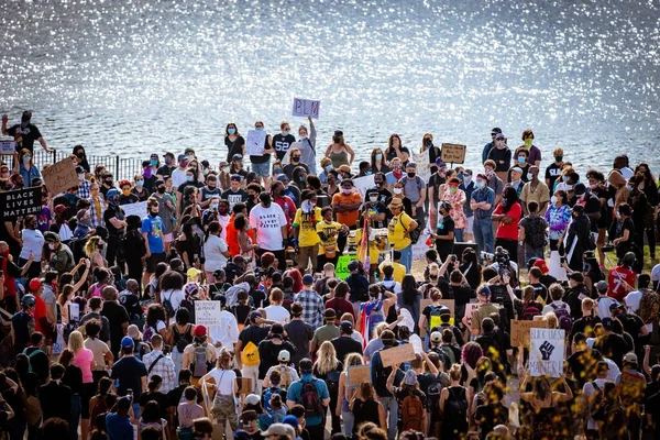 Troy Ηνωμένες Πολιτείες Ιουν 2020 000 Άνθρωποι Παρακολουθούν Ειρηνική Διαμαρτυρία — Φωτογραφία Αρχείου