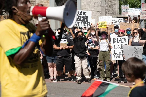 米国トロイ 2020年6月7日 000人がニューヨーク州トロイで平和的なブラックライフに抗議 — ストック写真