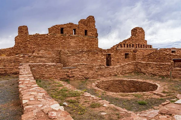 Image Montre Les Ruines Mission Qui Comprennent Kiva Rond Une — Photo