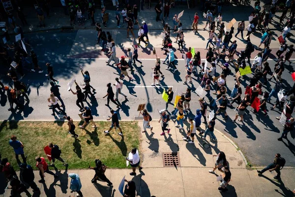 米国トロイ 2020年6月7日 000人がニューヨーク州トロイで平和的なブラックライフに抗議 — ストック写真