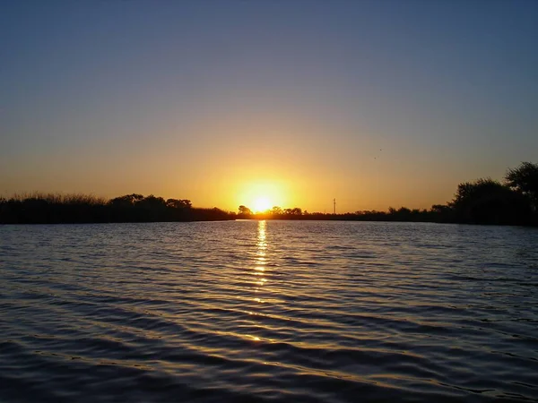 夕阳西下时大海的美丽镜头 — 图库照片