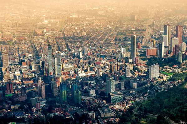 Uma Vista Aérea Grande Cidade Urbana Com Ruas Complexas Arranha — Fotografia de Stock