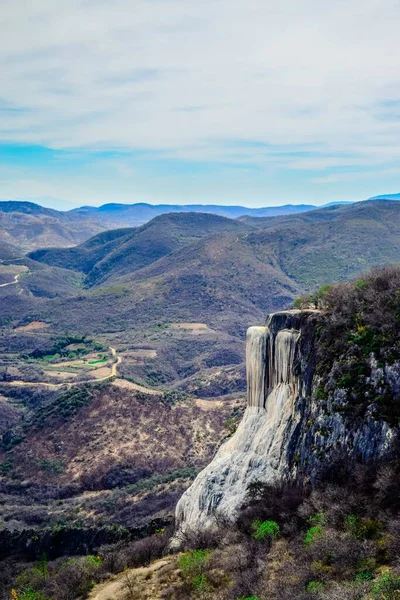 Vista Paisagem Das Montanhas Sob Céu Azul — Fotografia de Stock