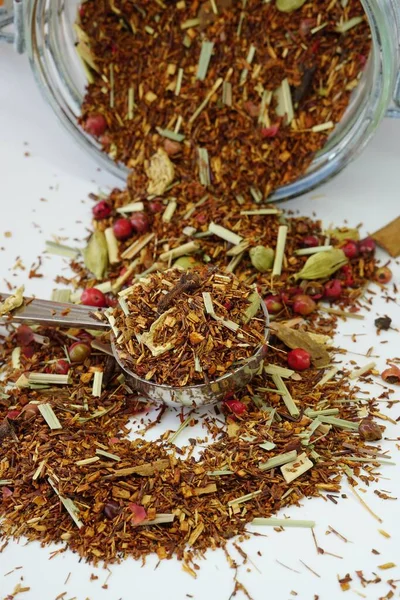 Plan Mise Point Peu Profond Thé Rooibos Isolé Sur Fond — Photo