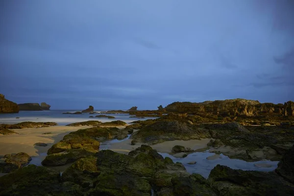 Praia Com Rochas Playa Ris Noja Espanha — Fotografia de Stock