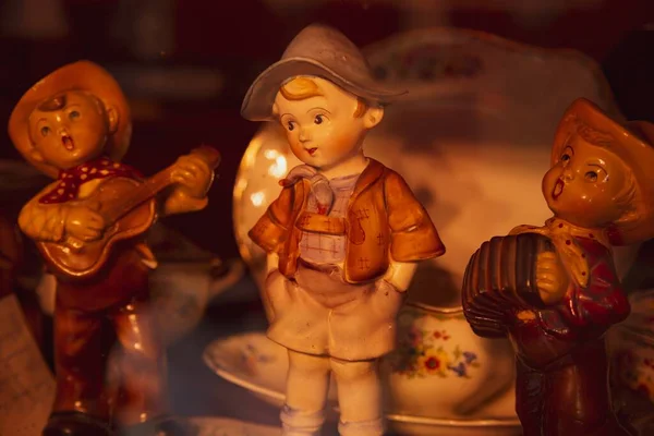 Antique Καουμπόικες Κούκλες Ένα Ξύλινο Ράφι Βιτρίνα Στο Σπίτι Μου — Φωτογραφία Αρχείου