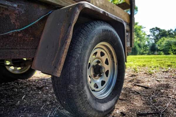 Closeup Shot Wheel Old Rusty Farm Wagon — Stock Photo, Image