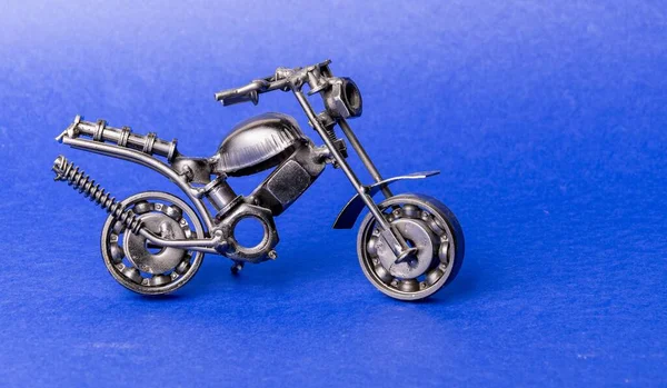 Modelo Metal Caseiro Brinquedo Esportes Motocicleta Fundo Azul — Fotografia de Stock