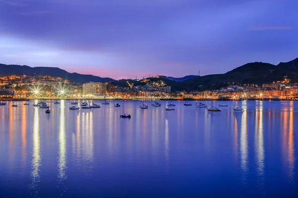 Boten Varen Zee Bij Getxo Vizcaya Spanje Bij Zonsondergang — Stockfoto