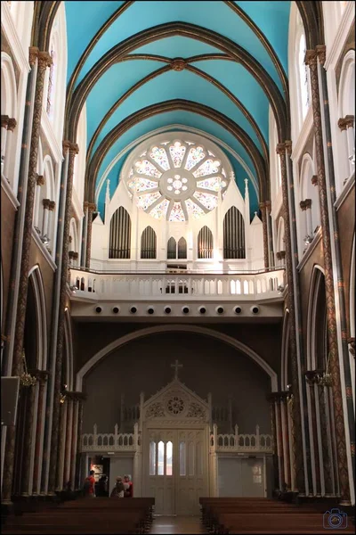 Внутри Церкви Святого Сердца Бильбао Испания — стоковое фото
