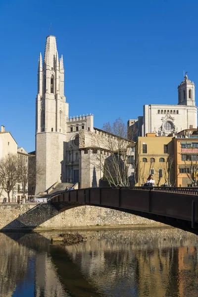 Girona España Febrero 2017 Gente Caminando Por Casco Antiguo Girona —  Fotos de Stock