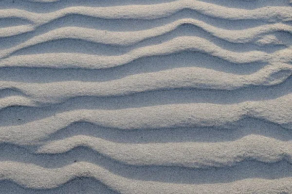 Primo Piano Sabbia Spiaggia Con Profonde Linee Ondulate — Foto Stock