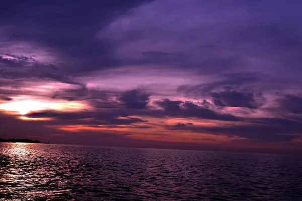 Breathtaking Shot Beautiful Pink Purple Sunset Sea — Stock Photo, Image