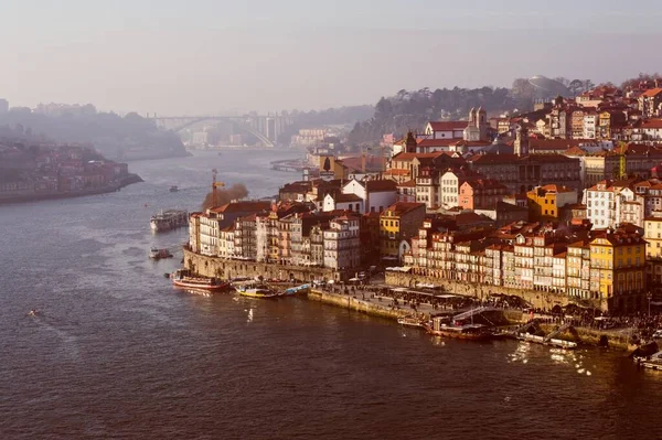 Una Foto Fascinante Hermoso Paisaje Urbano Largo Del Río Portugal — Foto de Stock