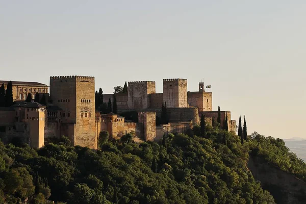 Una Vista Del Palacio Alhambra Granada Andalucía España Atardecer —  Fotos de Stock