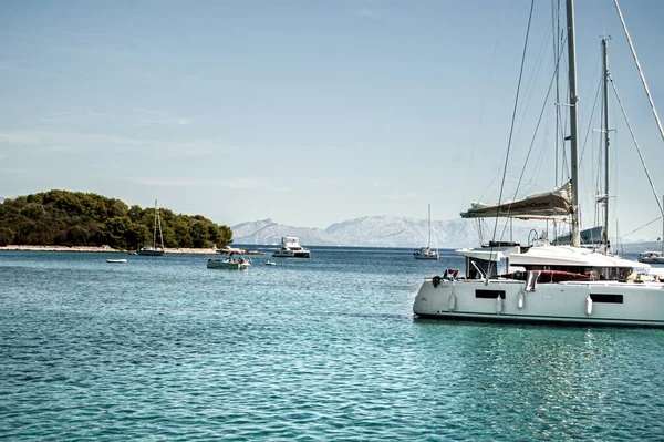 Split Croatia Setembro 2019 Barcos Ancorados Lagoa Azul Croácia — Fotografia de Stock