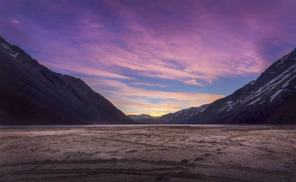 Puesta Sol Entre Las Montanas Del Cajon Del Maipo Cordillera — Stock fotografie