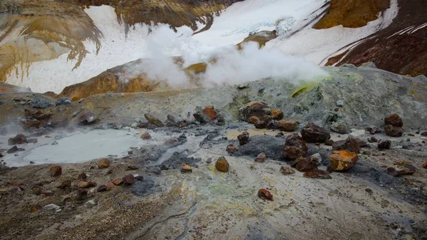 Krásný Záběr Minerálních Hornin Vedle Sopky — Stock fotografie