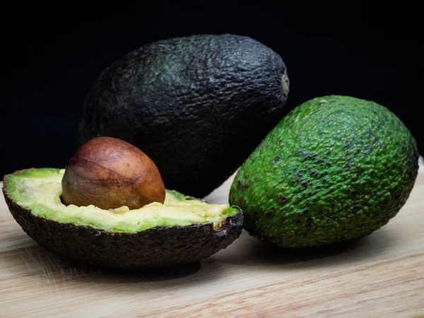 Een Close Shot Van Avocado Een Snijplank — Stockfoto