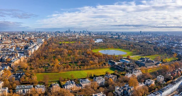 Panoramic Shot Cityscape Big Park Small Lake Middle — Stock Photo, Image