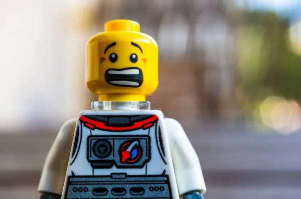 Poznan Polsko Července 2020 Figurka Lego Astronauta Bez Helmy Výrazem — Stock fotografie