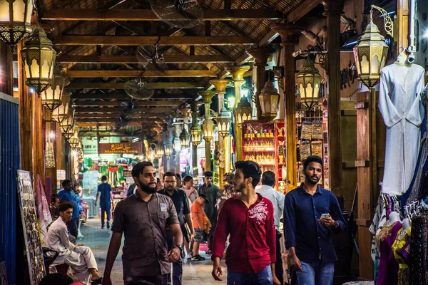 Dubai United Arab Emirates Sep 2019 Men Walking Spice Market — Stock Photo, Image