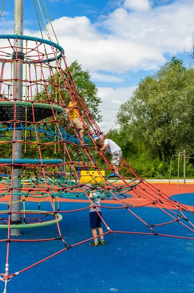 Poznan Poland Jul 2020 Barn Som Leker Färgglad Reputrustning Lekplats — Stockfoto