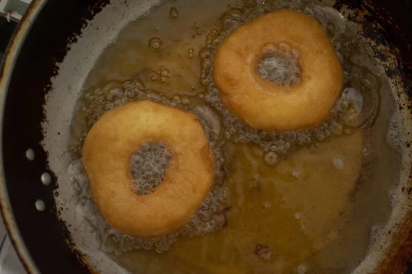Вид Зверху Пончики Обсмажені Киплячій Олії Сковороді — стокове фото