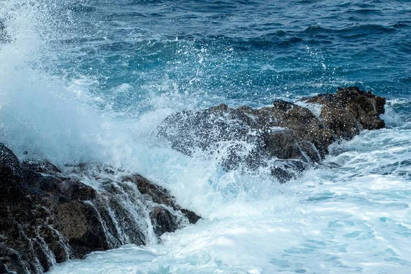 Захоплюючий Вид Красивий Морський Пейзаж Скелі Вдень — стокове фото