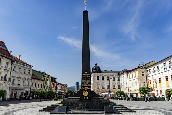 Картині Зображено Пам Ятник Радянським Військам Які Звільнили Частину Словаччини — стокове фото