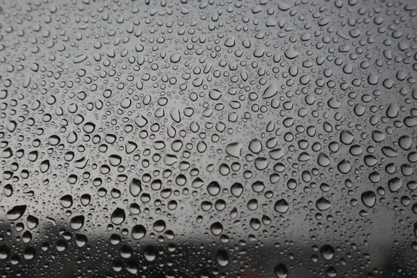 Gros Plan Grosses Gouttelettes Eau Rondes Sur Verre Après Pluie — Photo