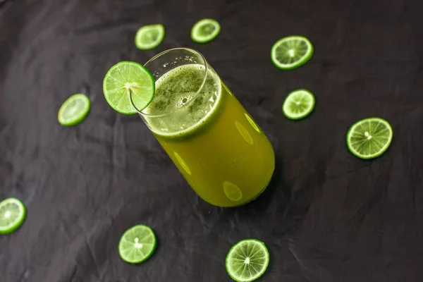 Delicious Lime Juice Sliced Lime Black Fabric Sliced Limes — Stock Photo, Image