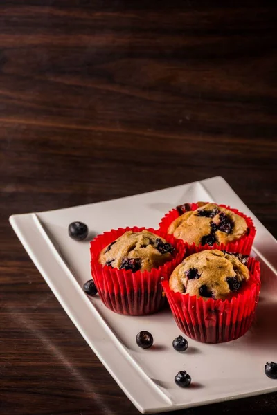 Muffin Freschi Con Mirtilli Piatto — Foto Stock