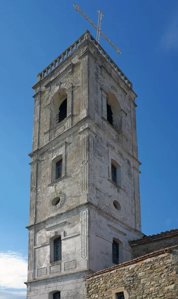Een Verticale Opname Van Toren Van Het Klooster Ardenica Nabij — Stockfoto