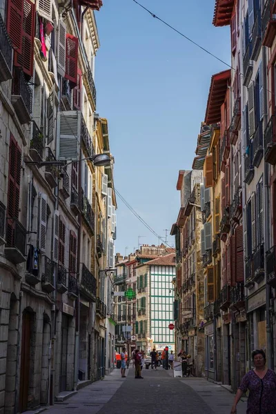 Bayonne Tarihi Şehrinde Bir Cadde Fransa Avrupa — Stok fotoğraf